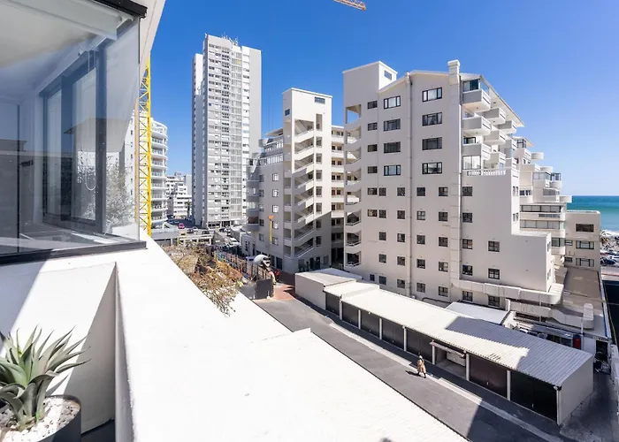 Flamingo 302: Sea Point Aprt With Sea Views
