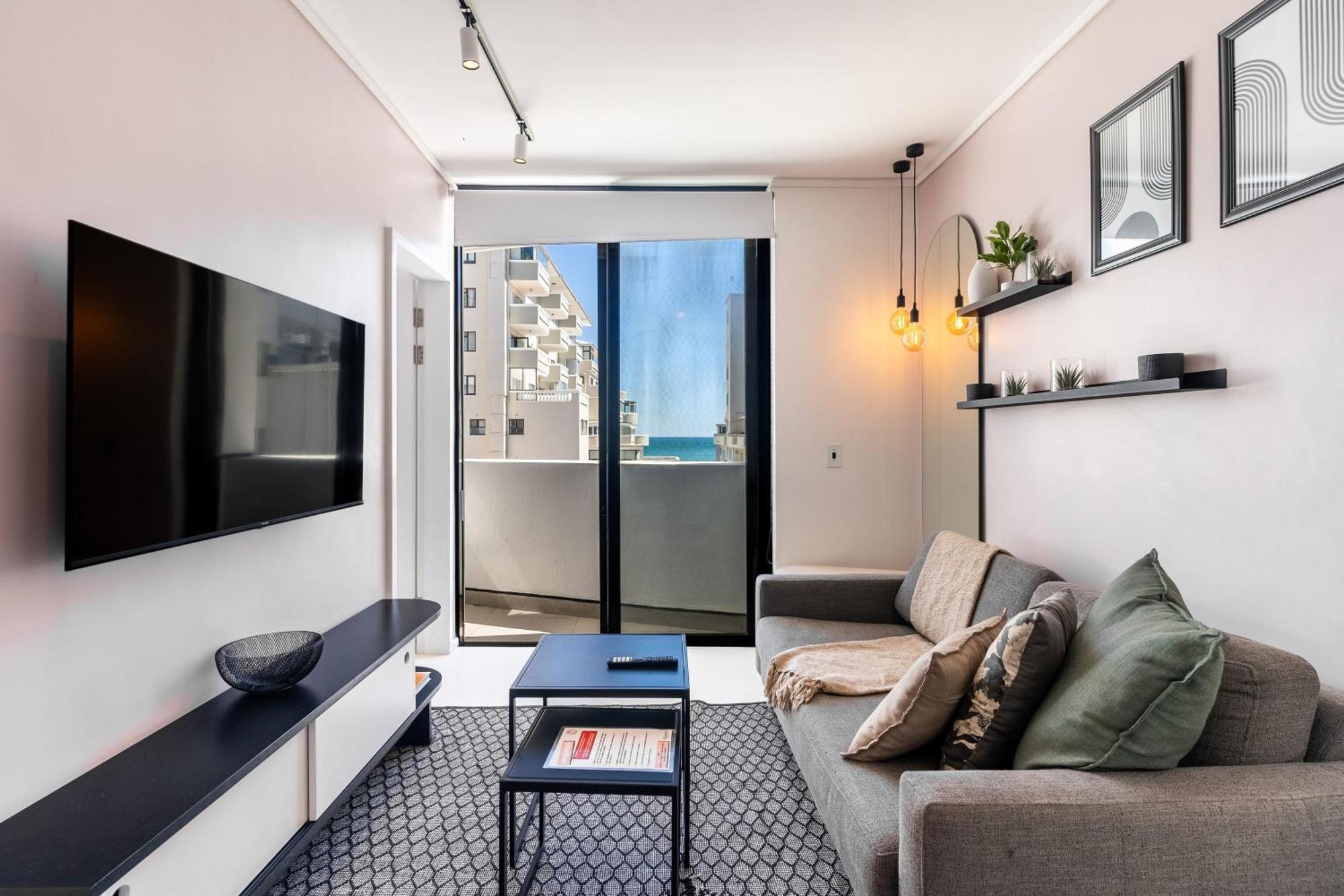 Flamingo 302: Sea Point Aprt With Sea Views Appartement Kaapstad